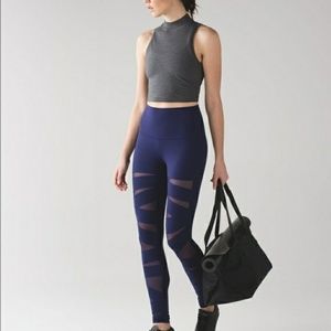 EUC sz 8 Lululemon Wunder Under Royal tech mesh